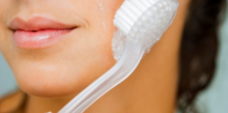 Differences Between Glycolic Acid & Glycerin